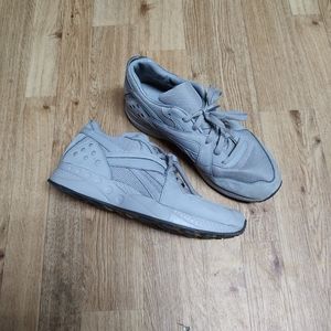 Reebok size 8 men's